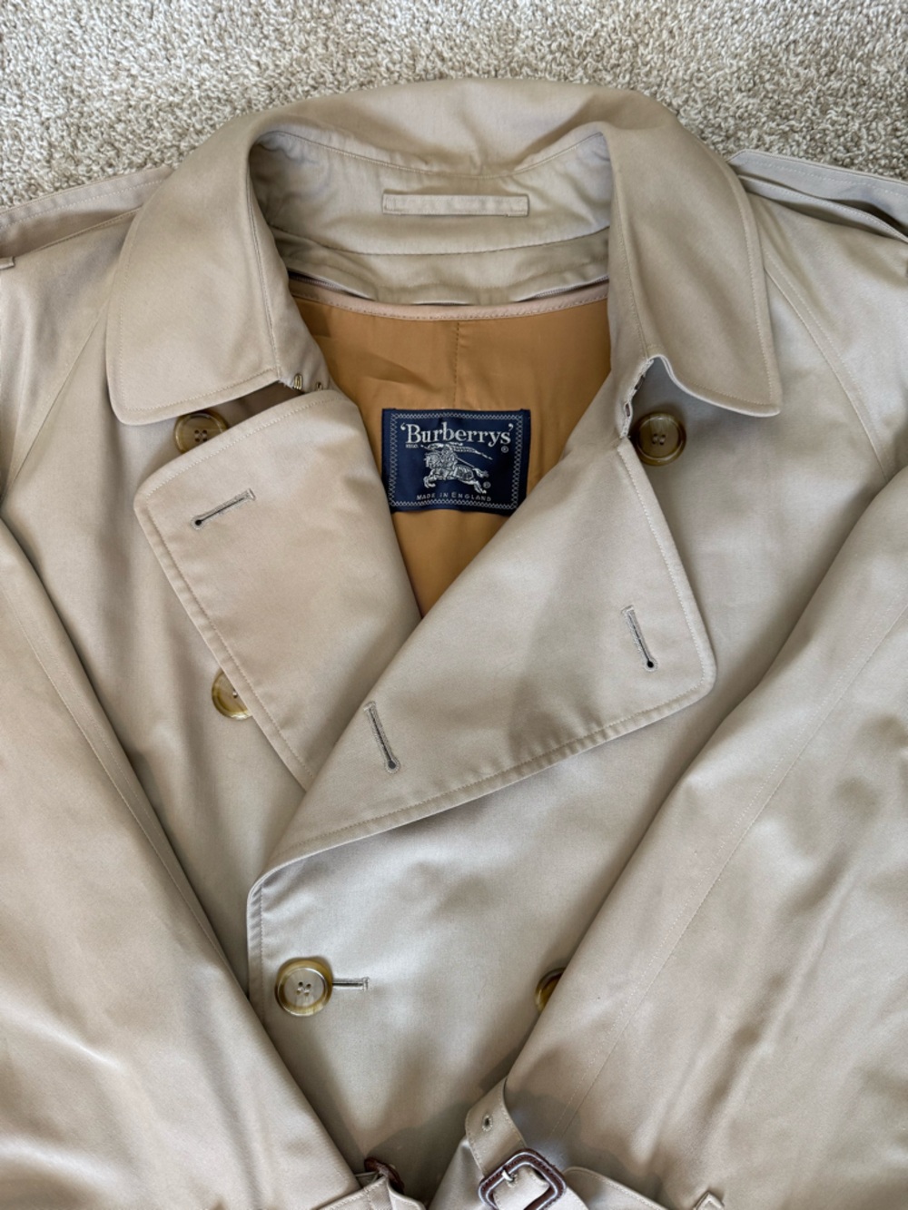 Authenic Vintage Burberry Tan Double-Breasted Trench Coat - Picture 7 of 16